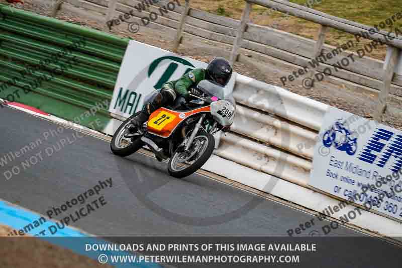 Vintage motorcycle club;eventdigitalimages;mallory park;mallory park trackday photographs;no limits trackdays;peter wileman photography;trackday digital images;trackday photos;vmcc festival 1000 bikes photographs